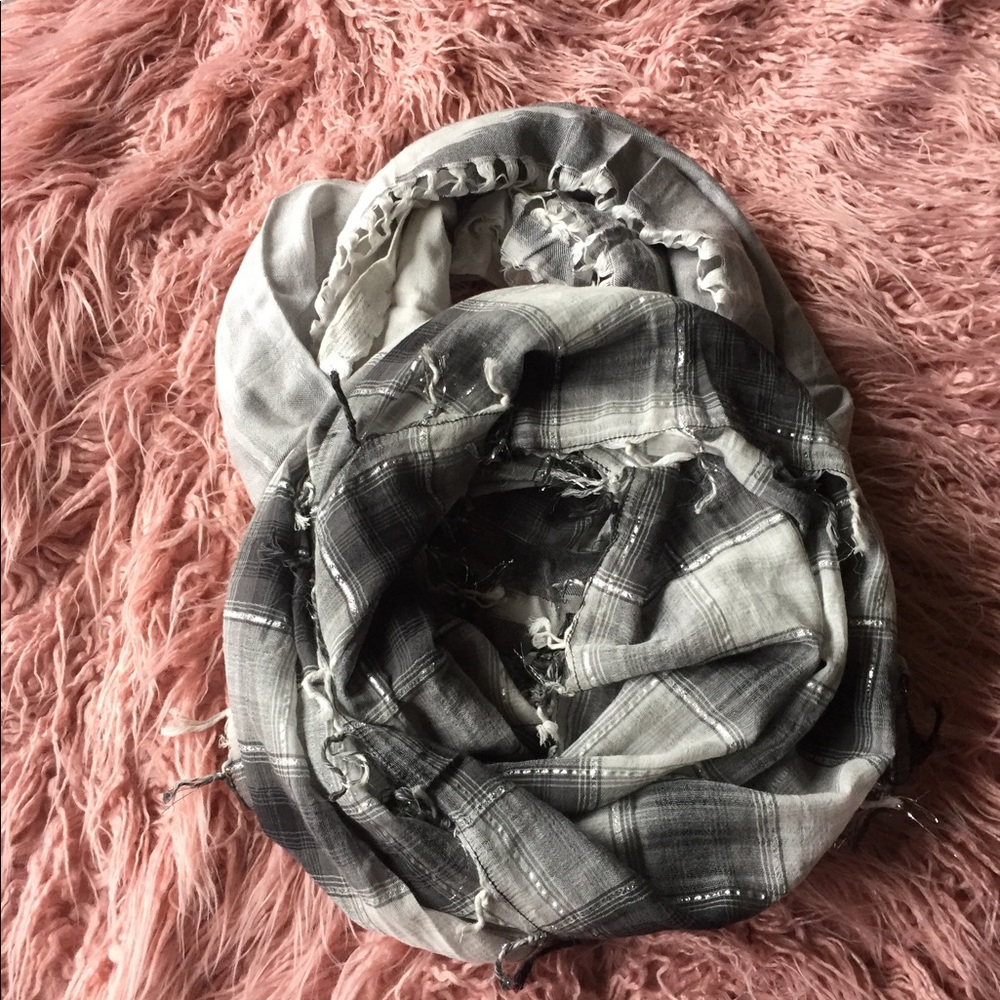 2 infinity Scarves